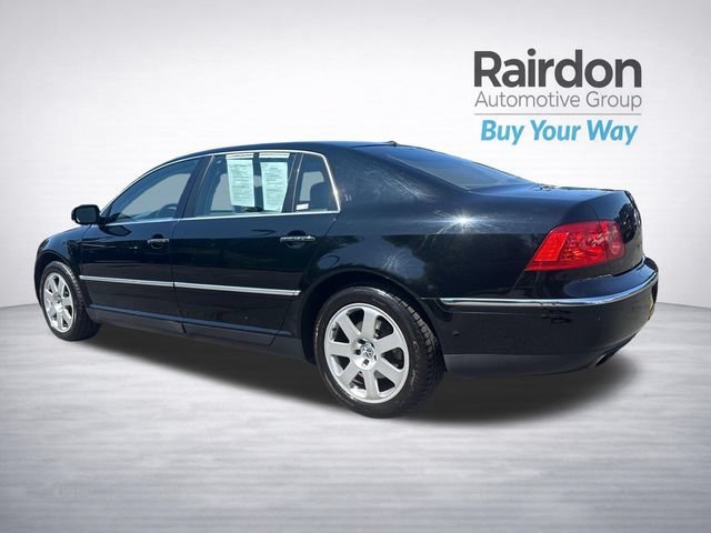 Used 2004 Black Volkswagen V8 image 5