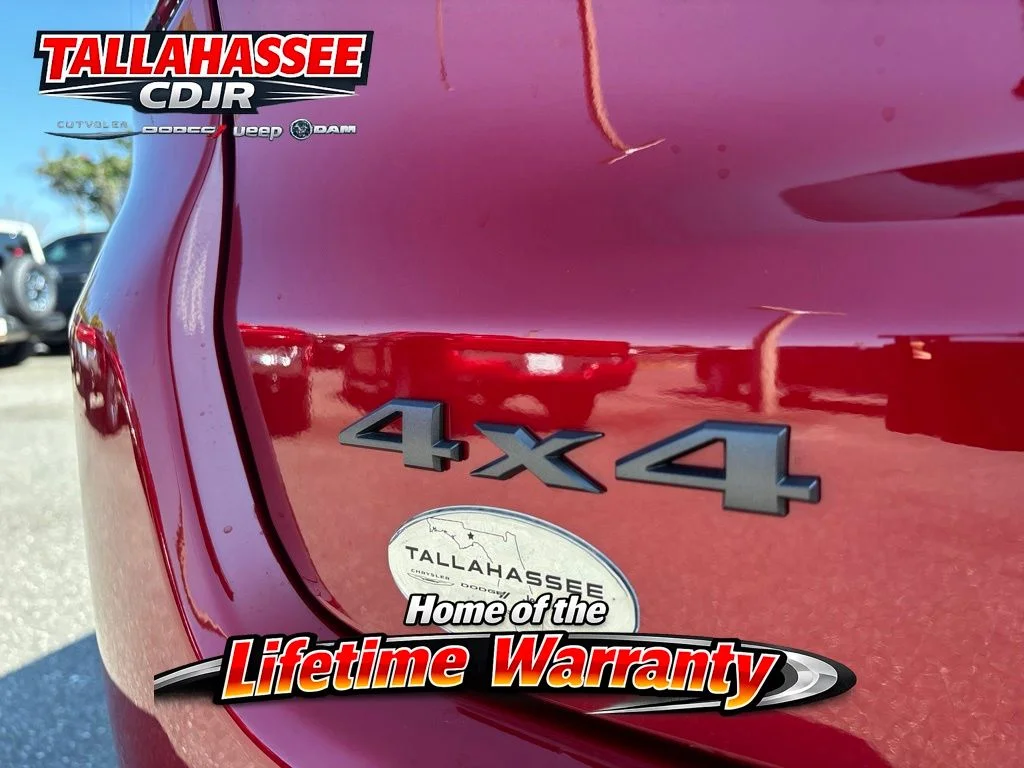 New 2026 Red Hot Pearlcoat Jeep Latitude image 6