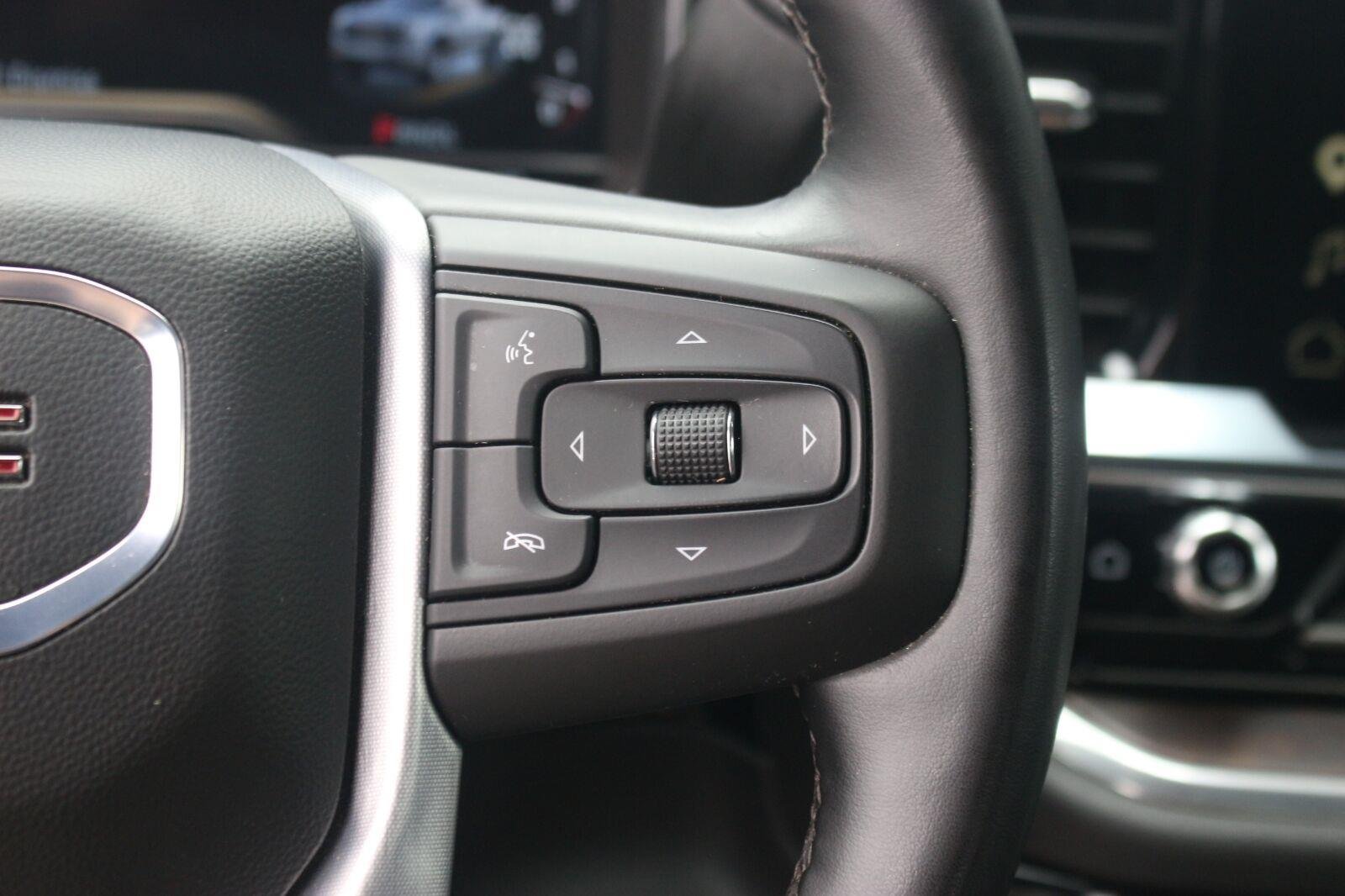 Used 2025 Sterling Metallic GMC SLT image 19