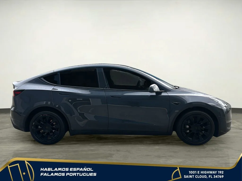 Used 2024  Tesla Long Range image 7