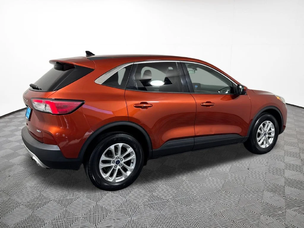 Used 2020 Orange Metallic Ford SE image 9