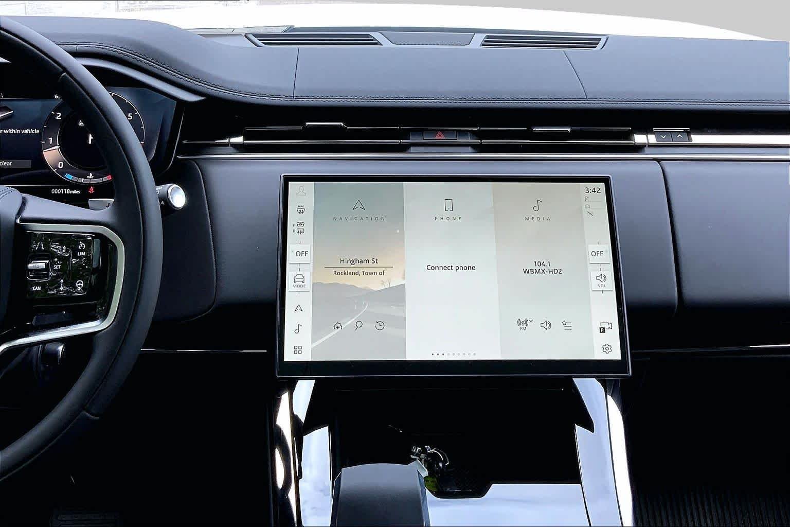 New 2026 Fuji White Land Rover SE image 8