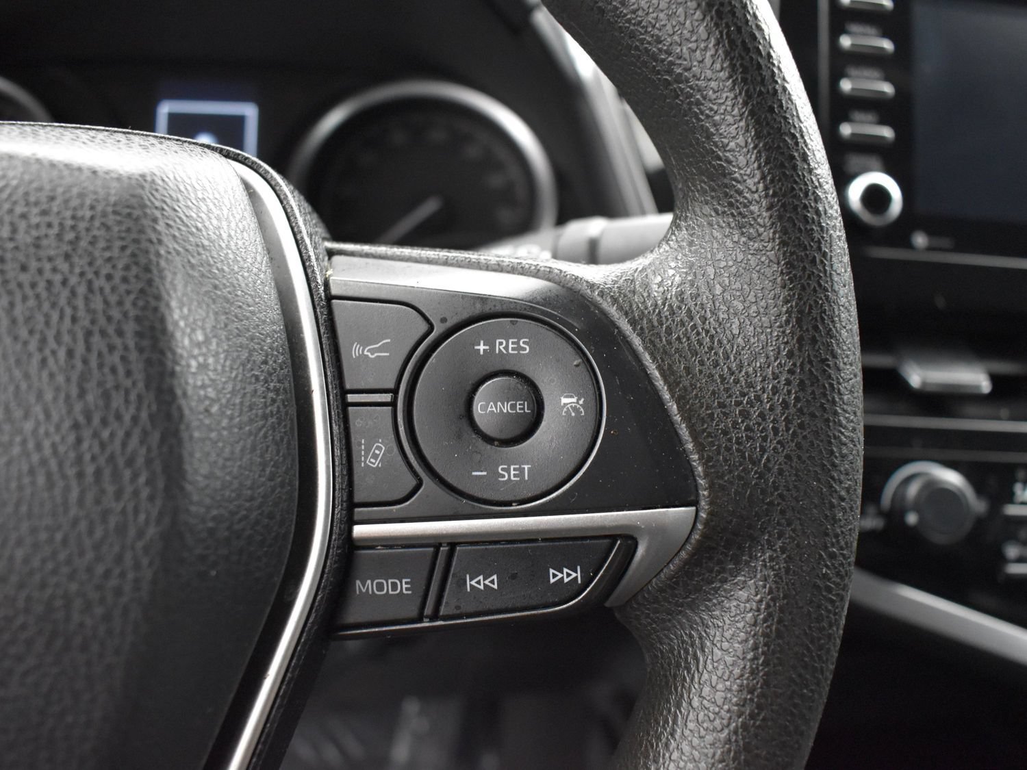Used 2021 Midnight Black Metallic Toyota LE image 12