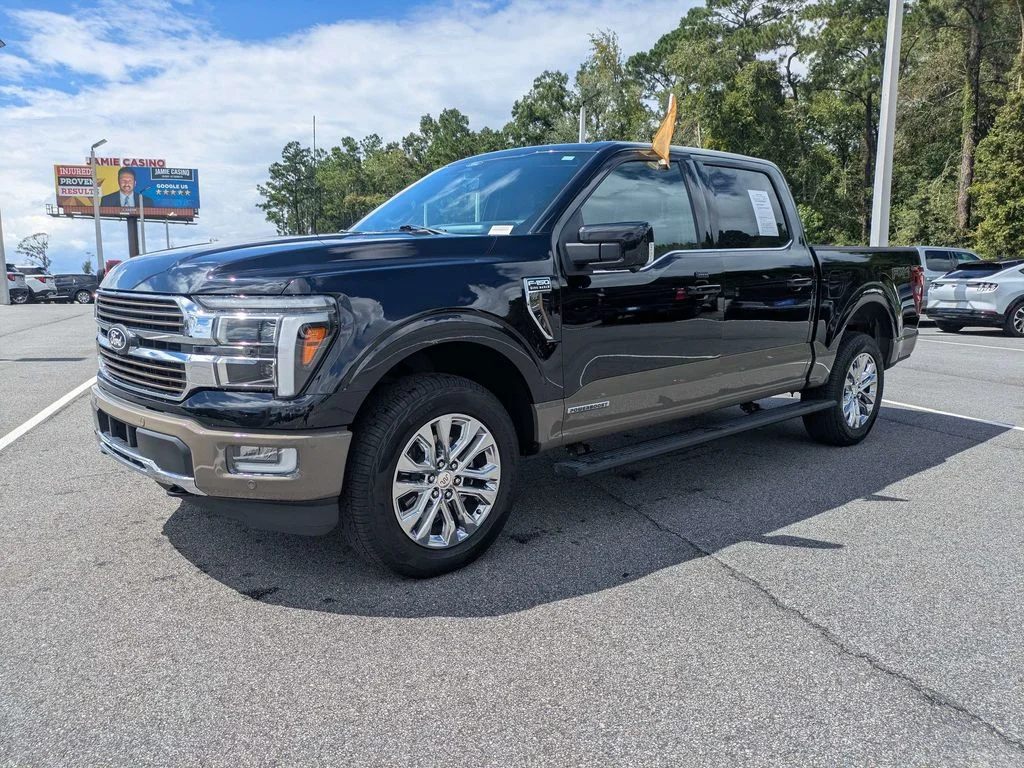 Used 2025 Agate Black Metallic Ford King Ranch image 9