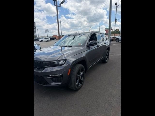 Used 2024 Gray Jeep Limited image 3