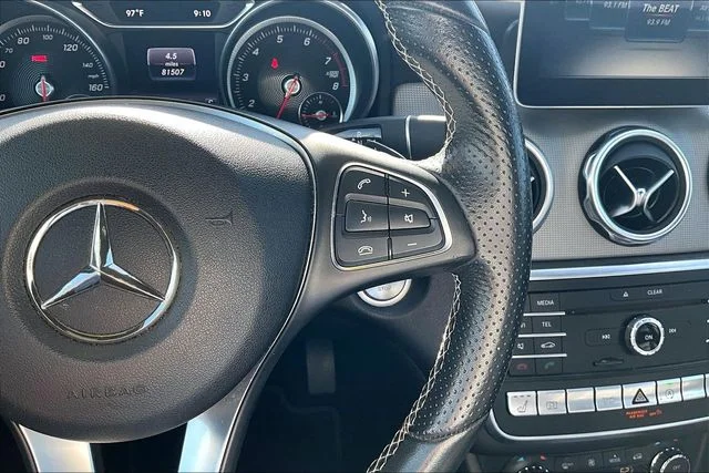 Used 2018 Silver Mercedes-Benz GLA 250 image 21