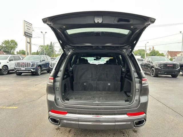 Used 2022 Gray Metallic Jeep Overland image 9