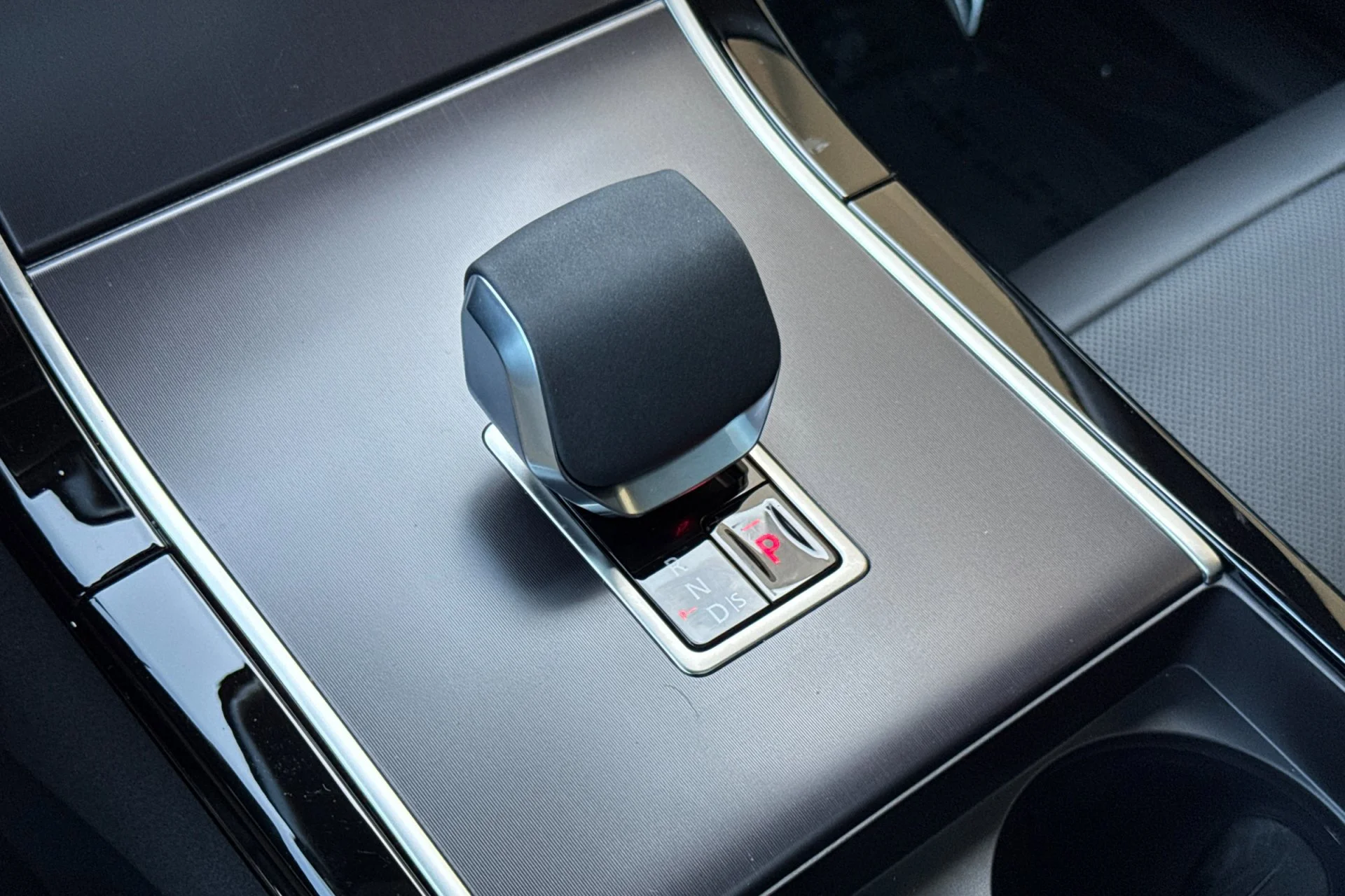 2026 Land Rover Range Rover Velar Dynamic SE - Photo 23