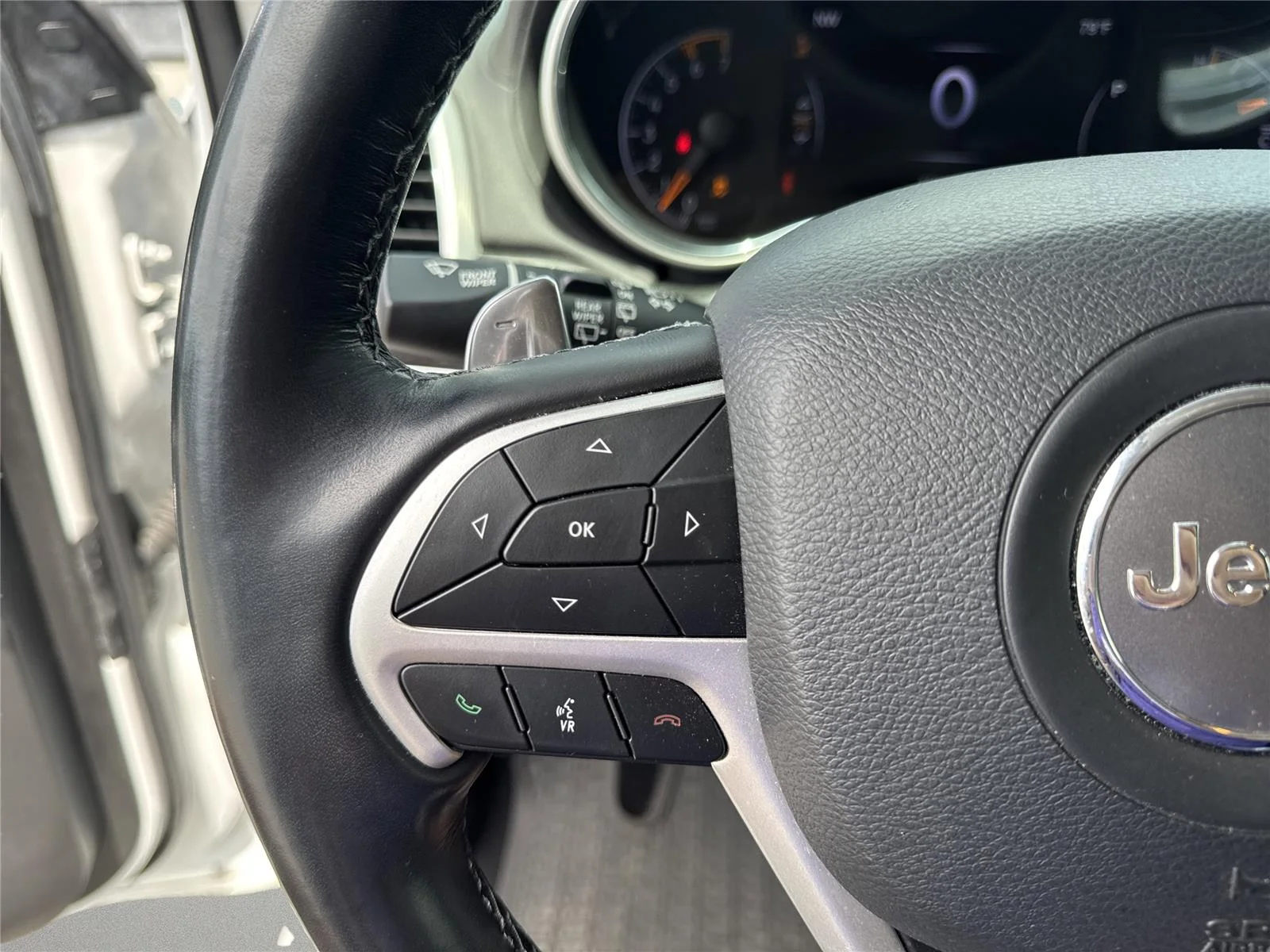 Used 2021 Ivory 3-Coat Jeep Summit image 22