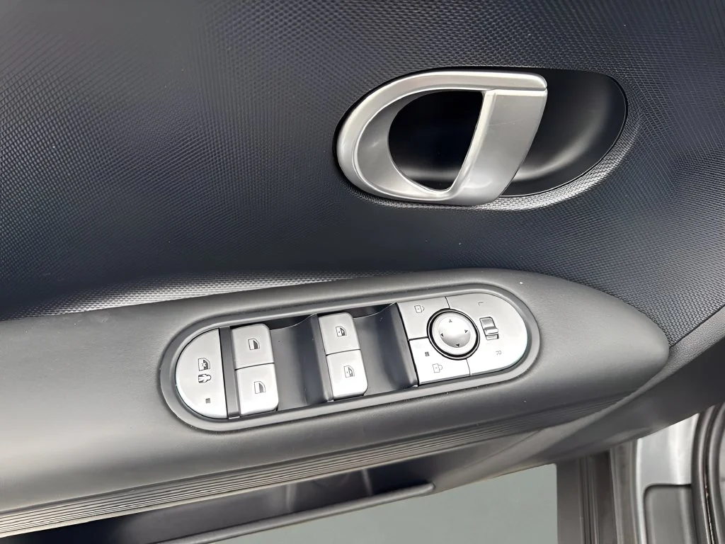 Used 2024 Gray Hyundai SEL image 26