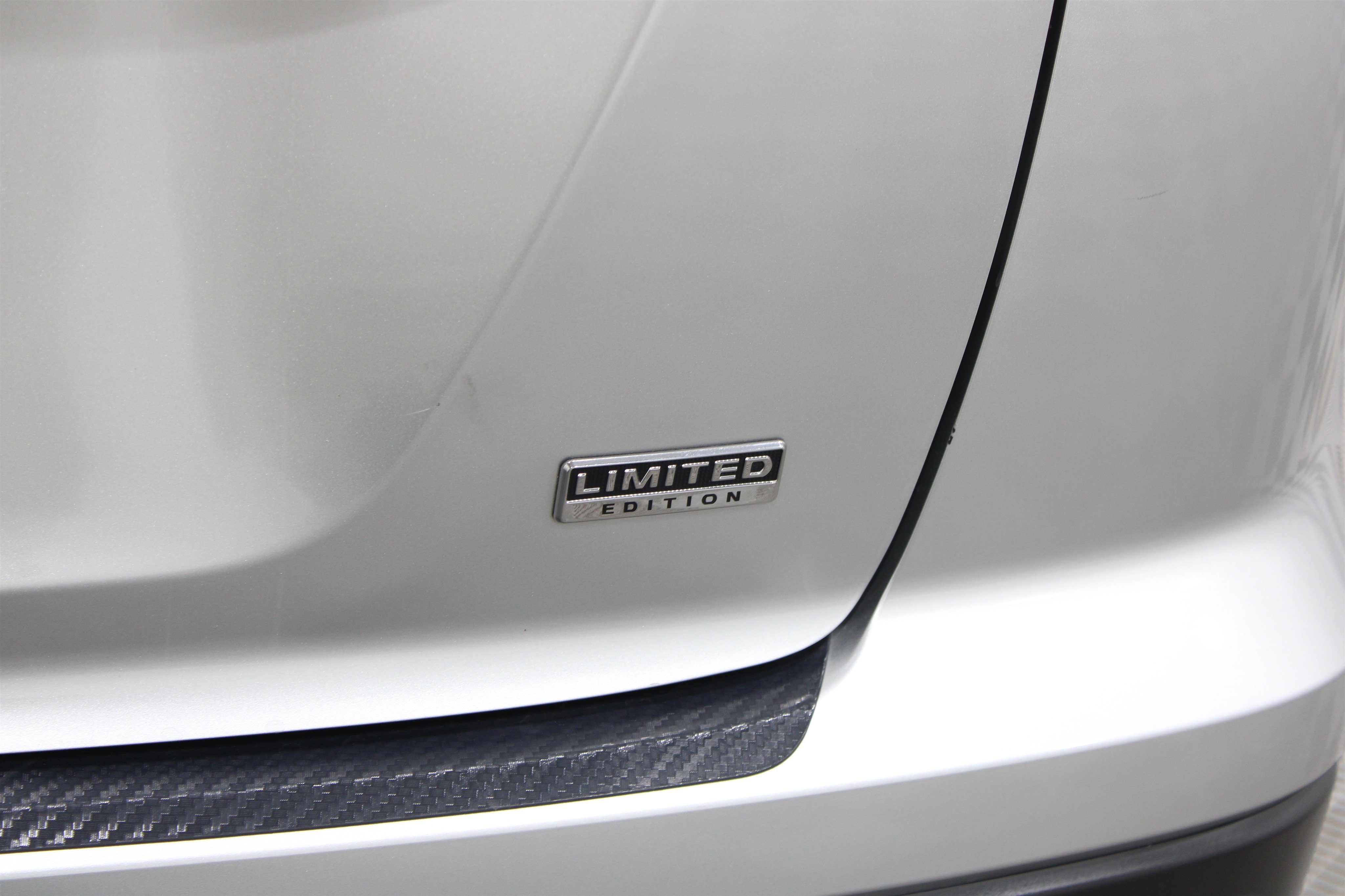 Used 2024 Alloy Silver Metallic Mitsubishi LE image 29
