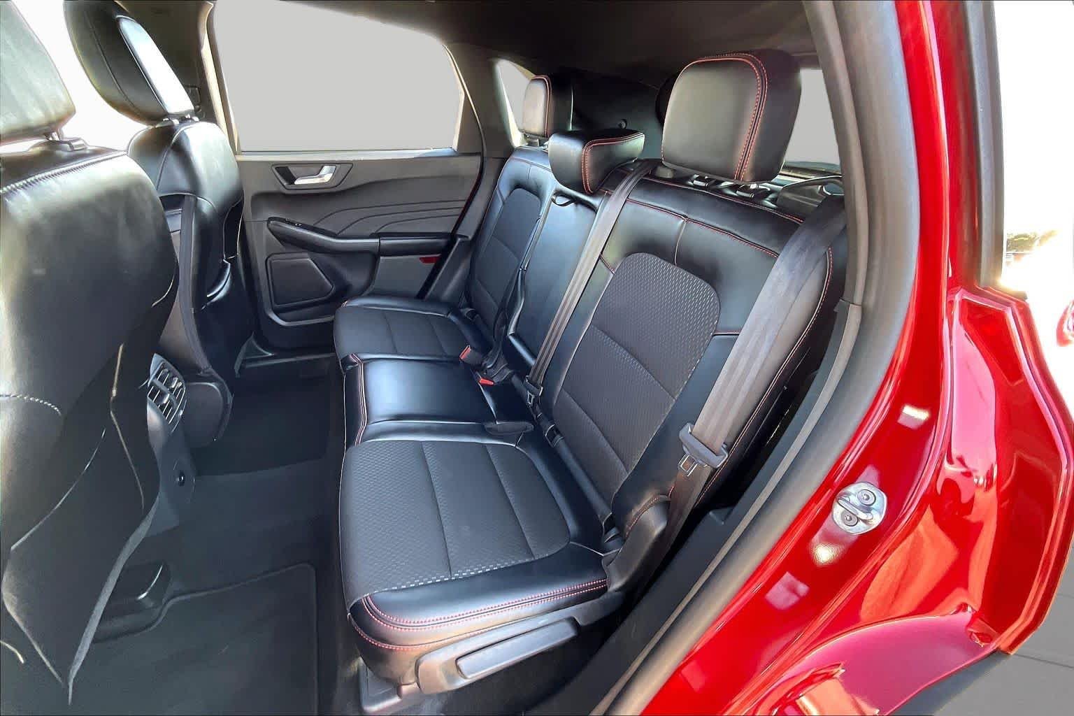 Used 2025 Rapid Red Metallic Tinted Clearcoat Ford ST-Line image 20