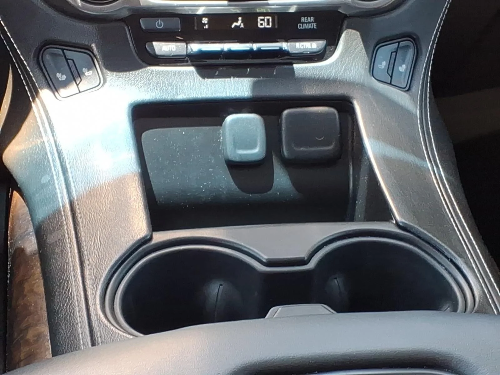 Used 2016 Silver Ice Metallic Chevrolet LT image 29