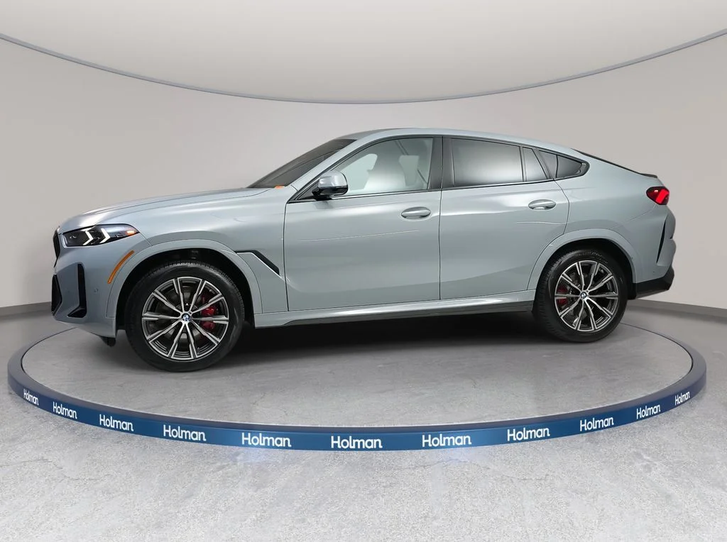 Used 2026 Brooklyn Grey Metallic BMW xDrive40i image 2