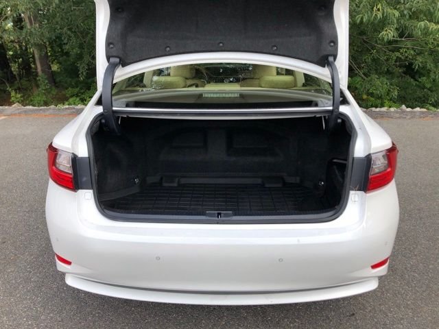 Used 2016 White Pearl Lexus 300h image 12