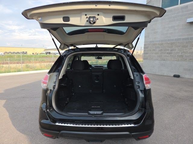 Used 2015 Super Black Nissan SV image 16