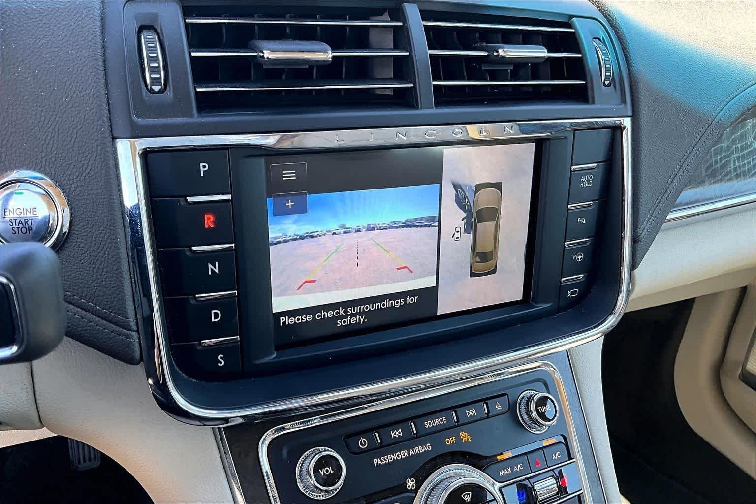 Used 2019 Ceramic Pearl Metallic Lincoln Reserve image 24