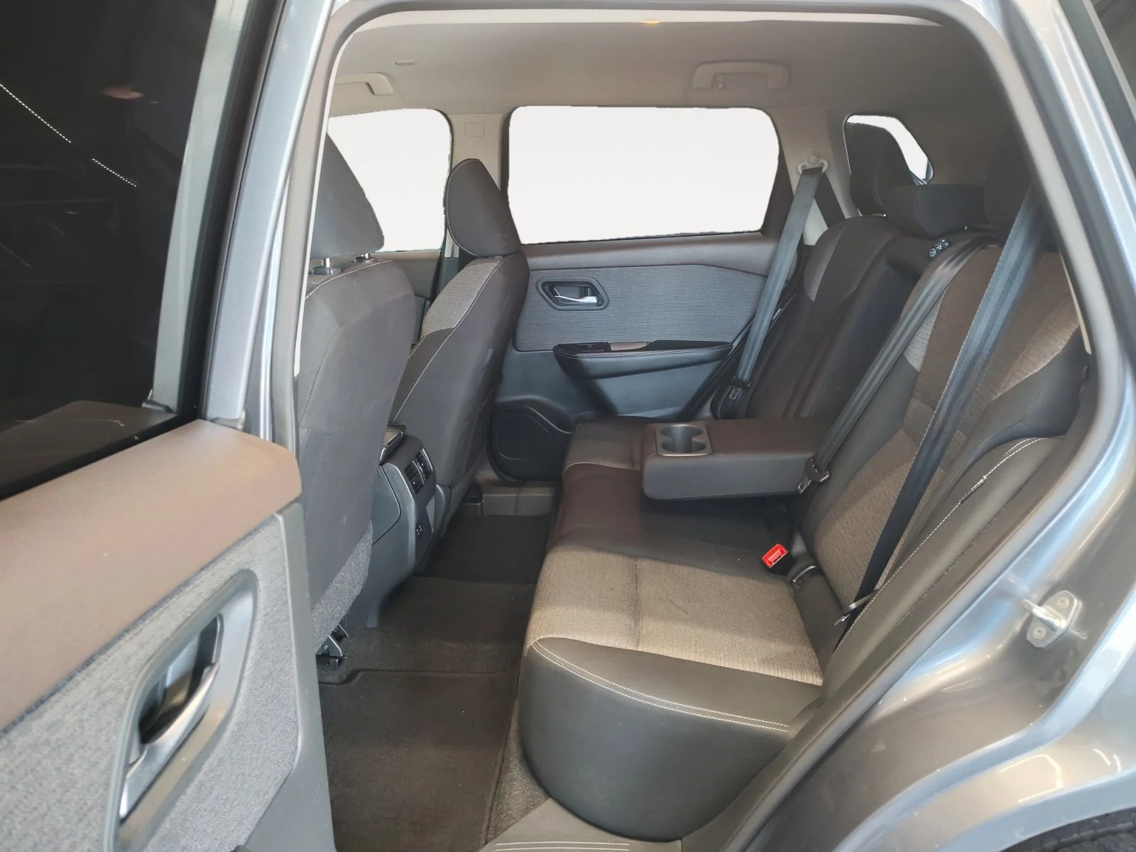 Used 2023 Gun Metallic Nissan SV image 24
