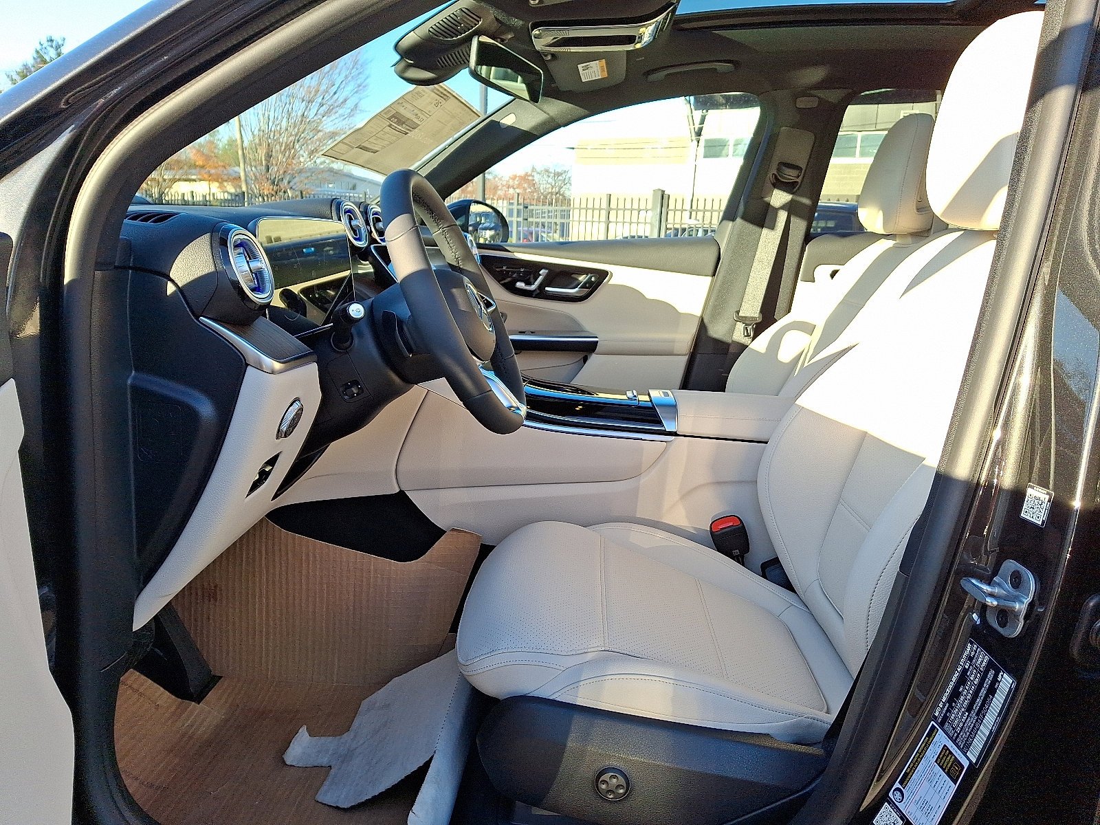 2026 Mercedes-Benz GLC Base - Photo 8