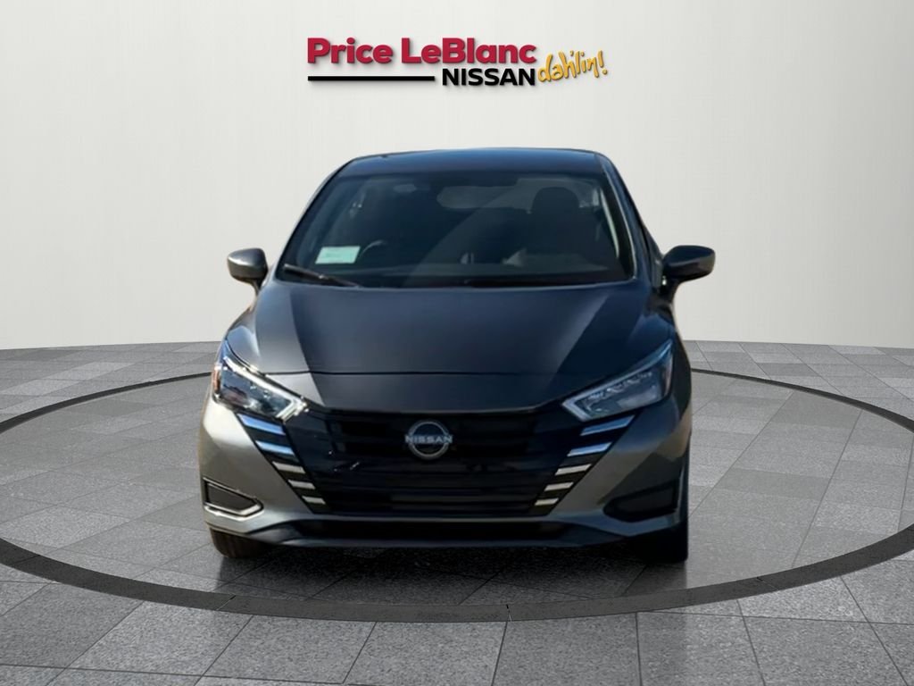 2025 Nissan Versa 1.6 SV photo 2