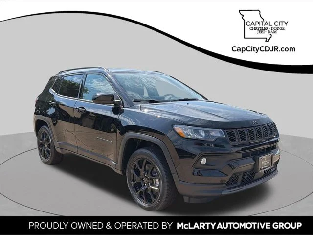 New 2026 Diamond Black Crystal Pearl-Coat Exterior Paint Jeep Latitude image 1