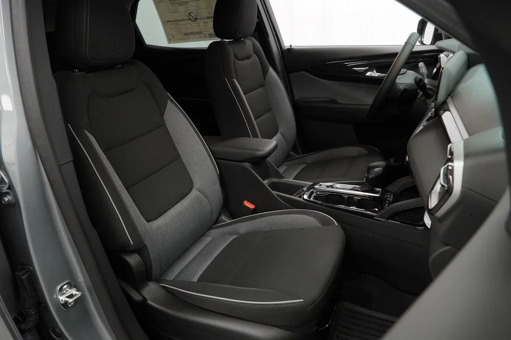 New 2026 Sterling Gray Metallic Chevrolet LT image 27