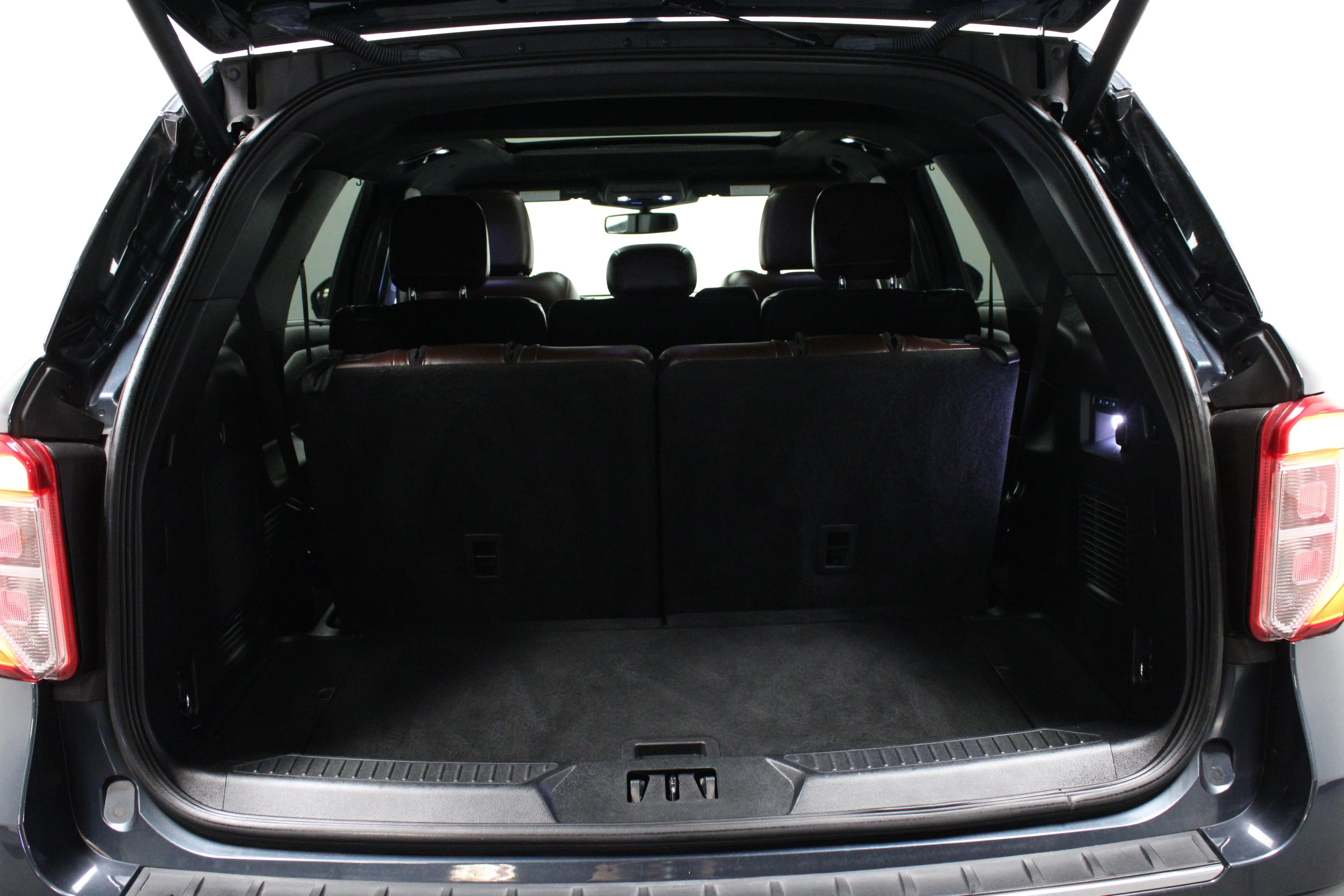 Used 2022 Blue Metallic Ford Platinum image 15