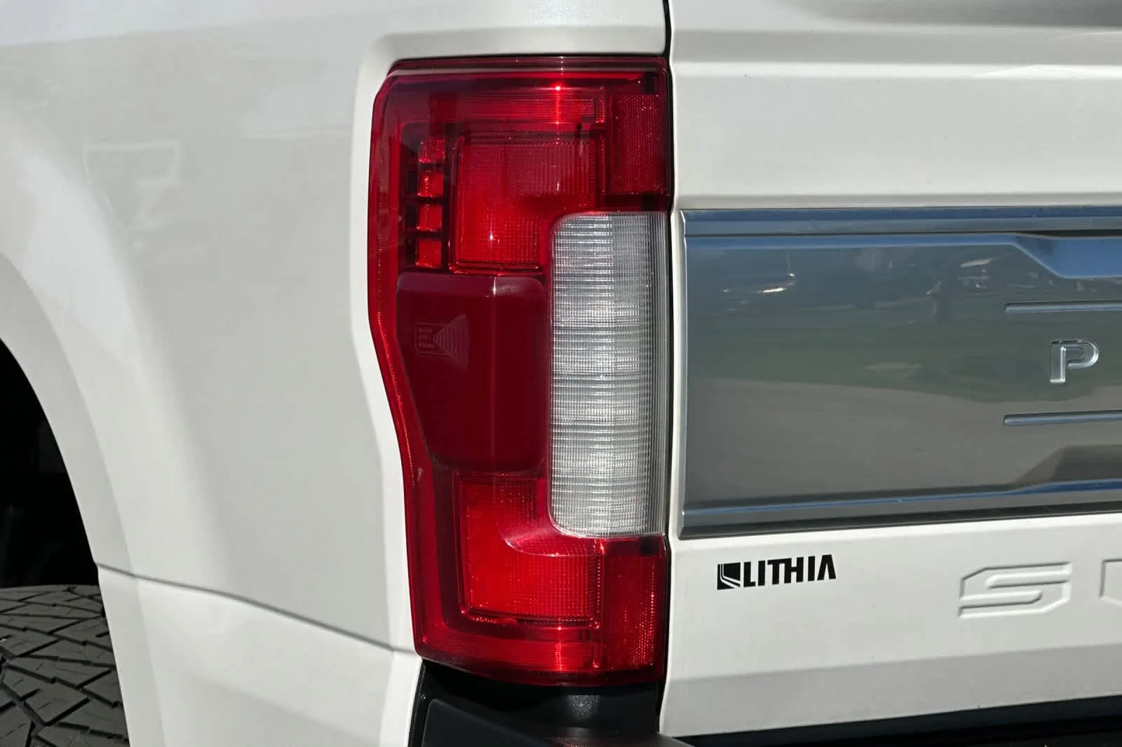 Certified Used 2019 White Platinum Metallic Tri-Coat Ford Platinum image 27
