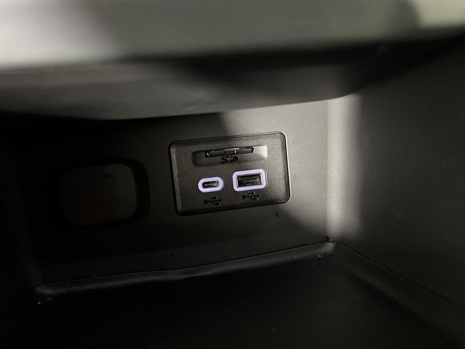 Used 2023 Sterling Metallic GMC SLT image 31