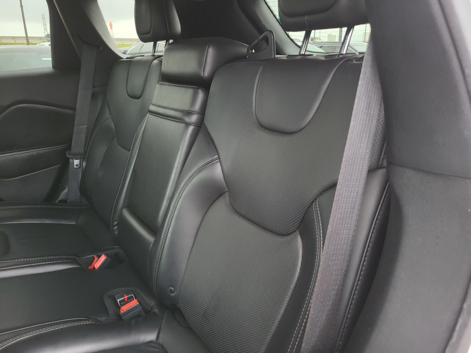 Used 2019 Bright White Clearcoat Jeep Limited image 15
