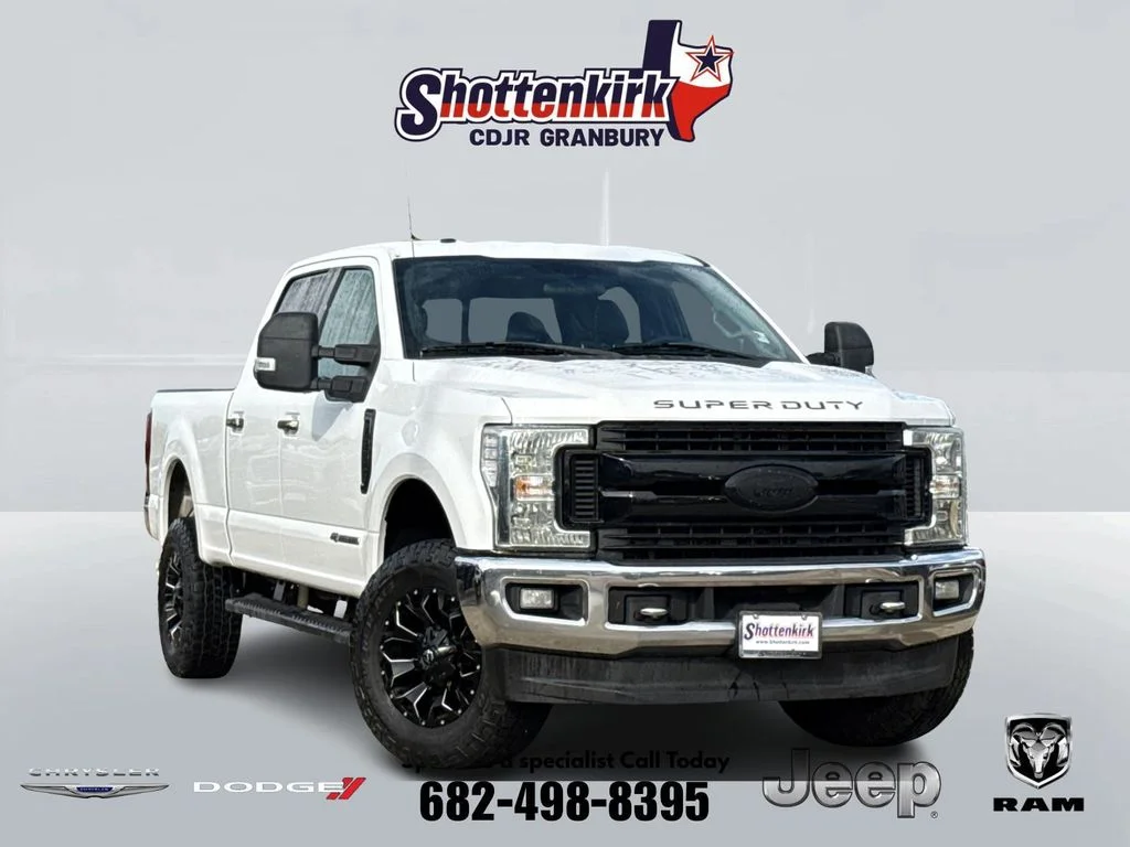 2017 Ford F-250 XLT 4x4 Crew Cab 6-3/4' Box's photo