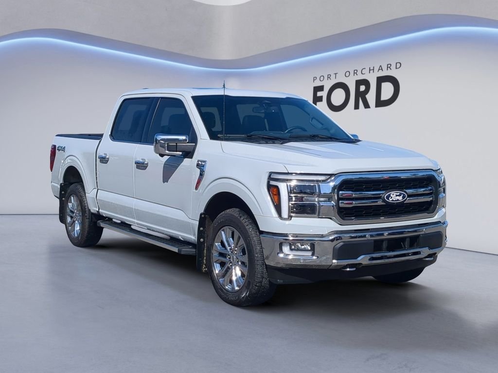 Used 2024  Ford Lariat image 9