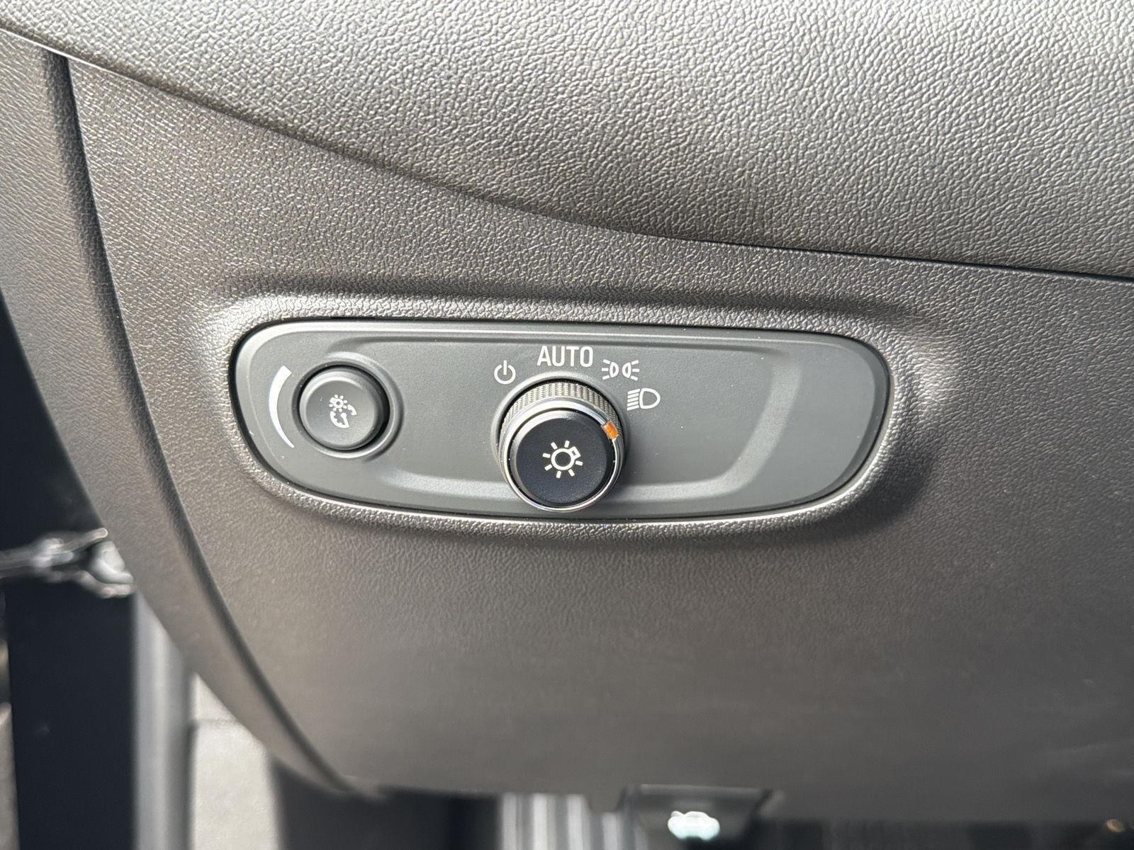Used 2023 Mosaic Black Metallic Chevrolet LT image 17