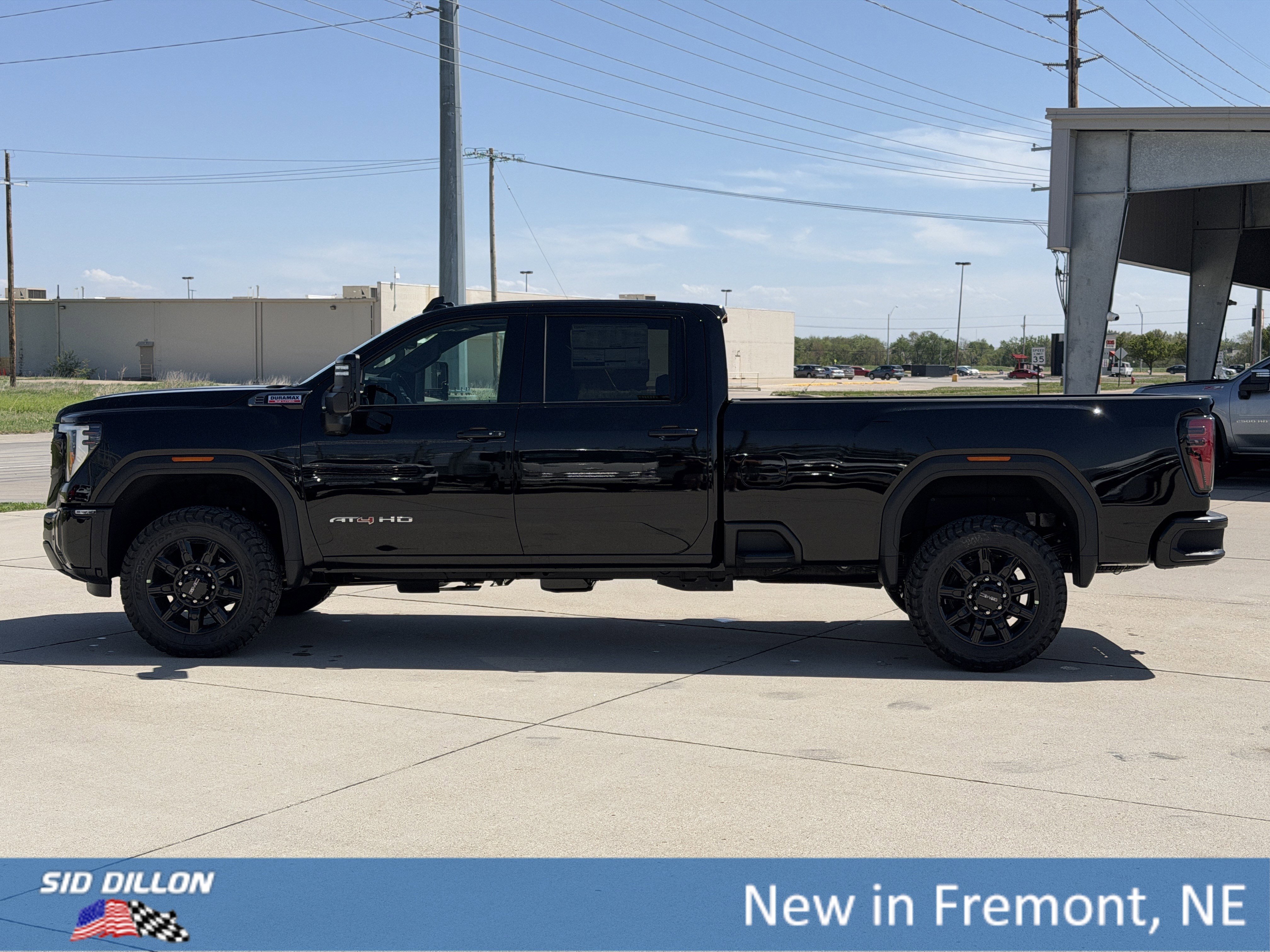 2026 GMC Sierra 3500HD AT4 - Photo 8