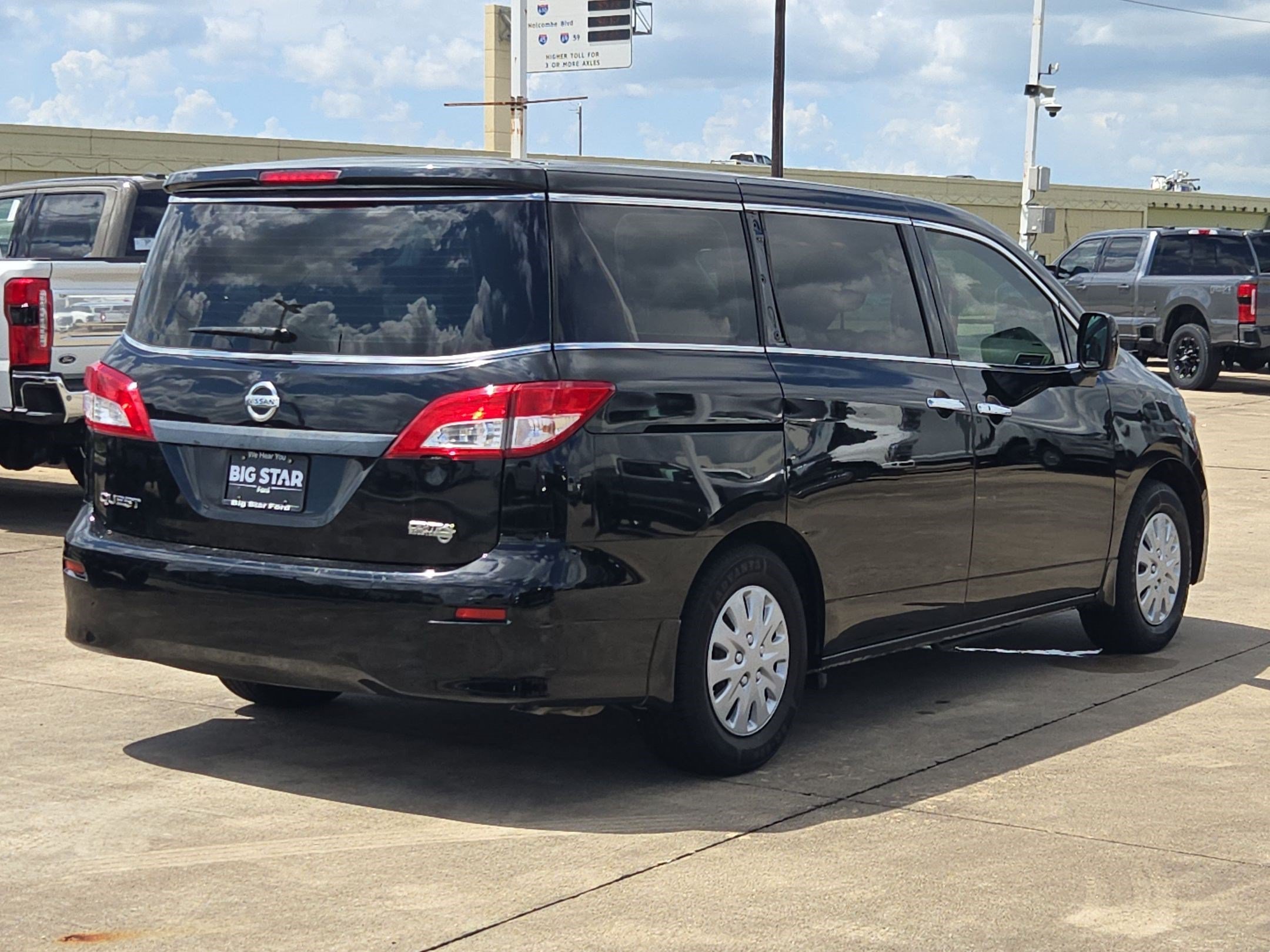 Used 2015 Super Black Nissan 3.5 S image 2