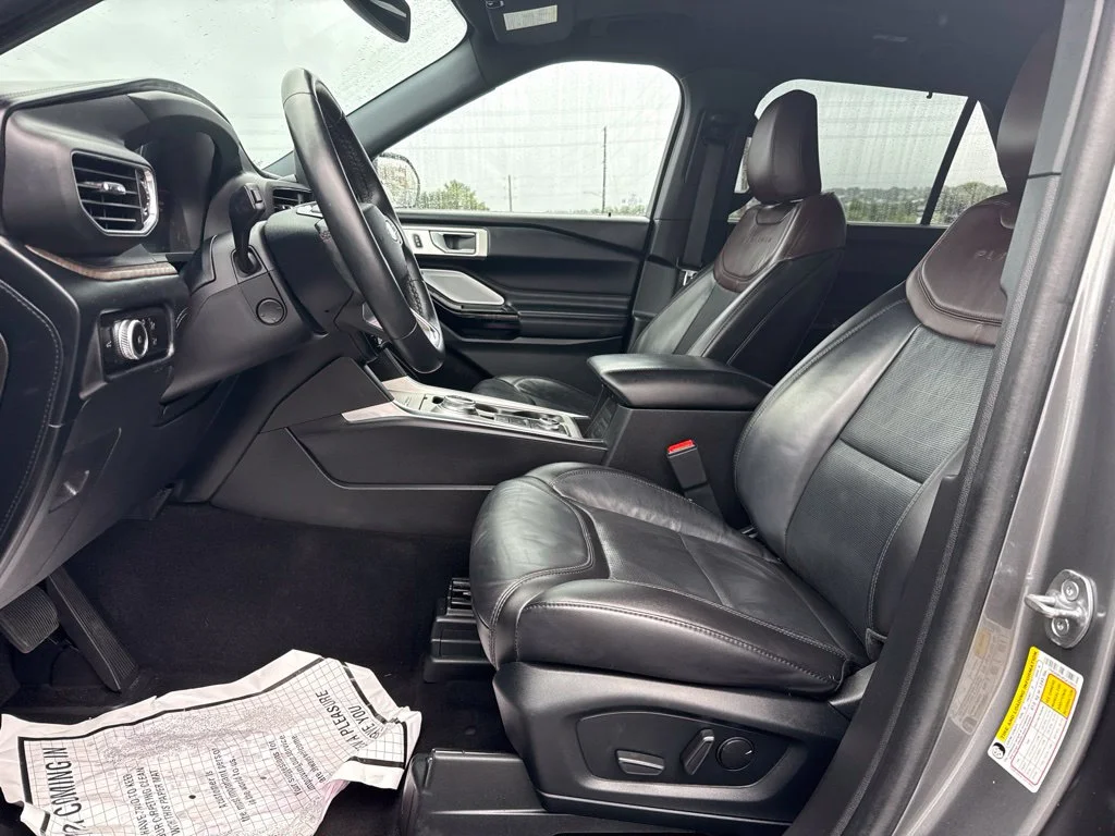 Used 2023 Gray Ford Platinum image 6