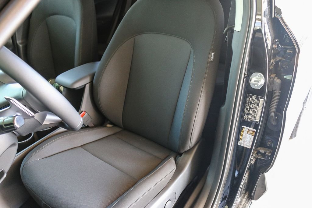 2025 Hyundai Kona EV SEL - Photo 22