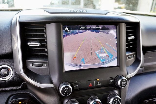 Used 2021 White Ram Big Horn/Lone Star image 25