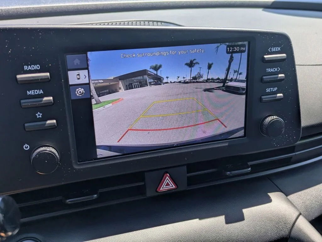 Used 2025 Black Hyundai SEL Sport image 22
