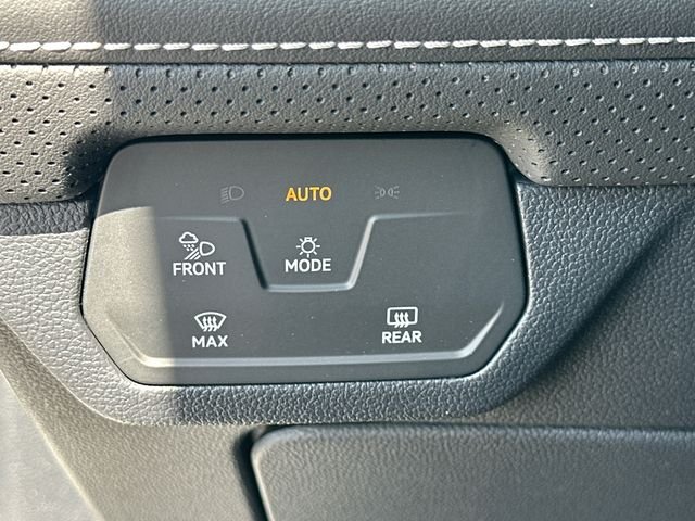 New 2026 White Volkswagen 2.0T SE w/Technology image 26