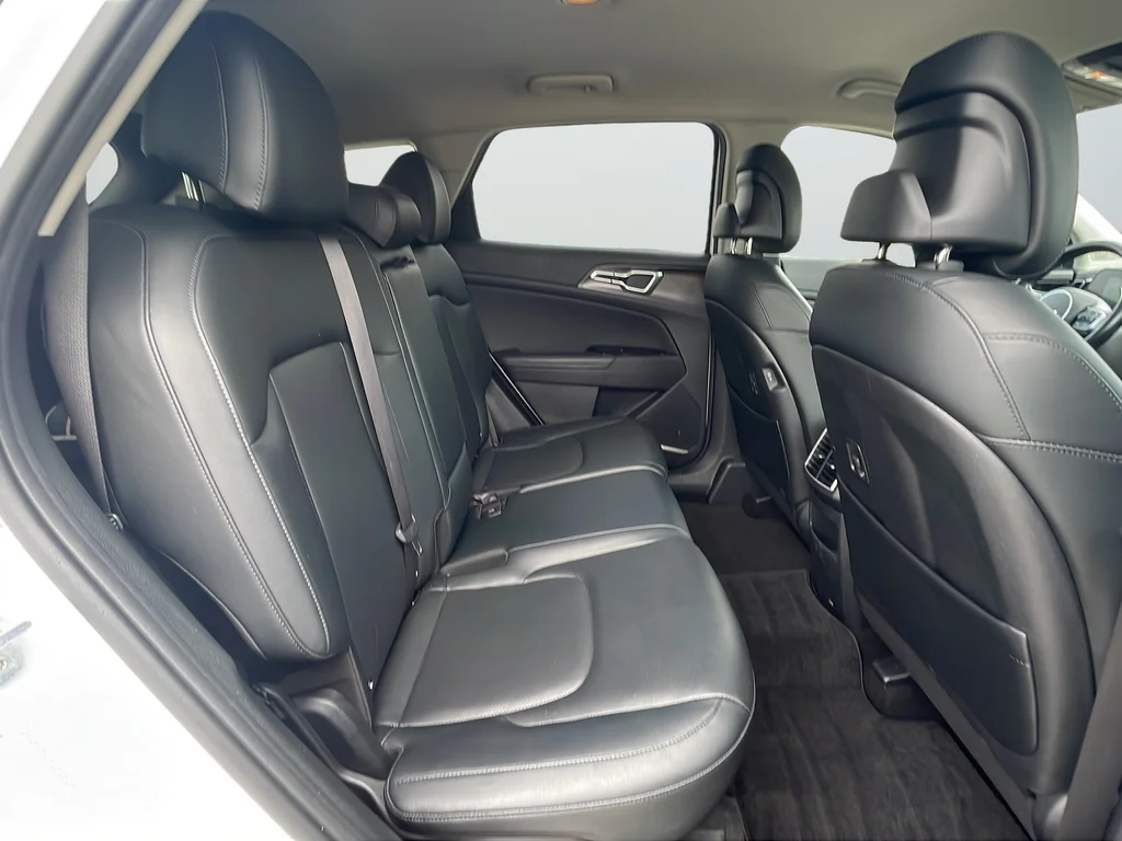 Used 2023 White Kia EX image 15