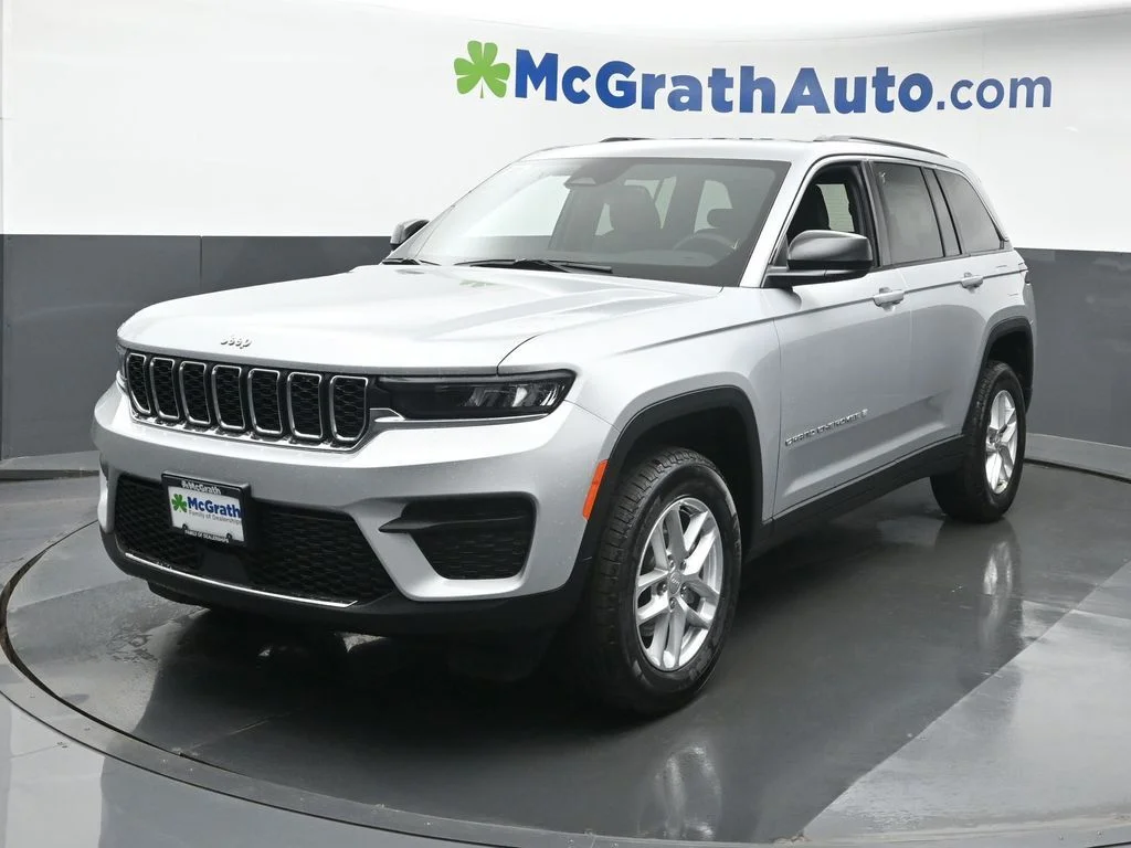 New 2025 Silver Jeep Laredo X image 23