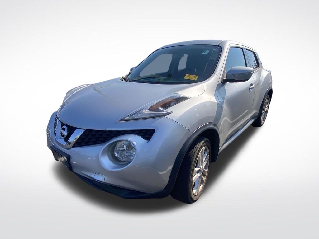 Used 2015 Silver Nissan SV image 3