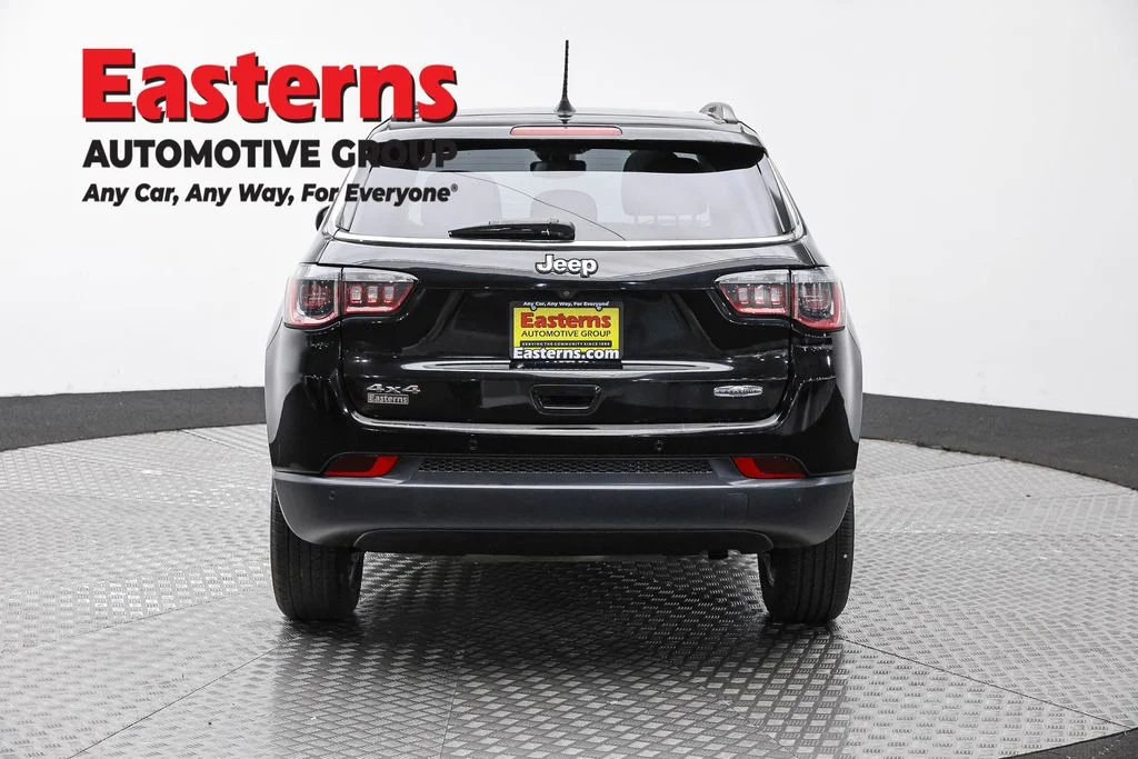 Used 2018 Black Jeep Latitude image 6