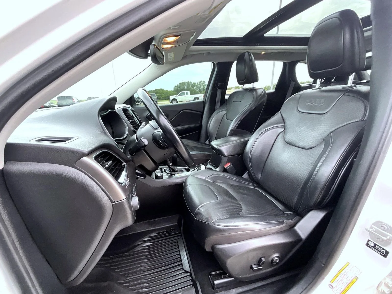 Used 2021 White Jeep Limited image 10