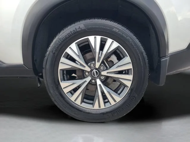 Used 2023 Silver Nissan SV image 33