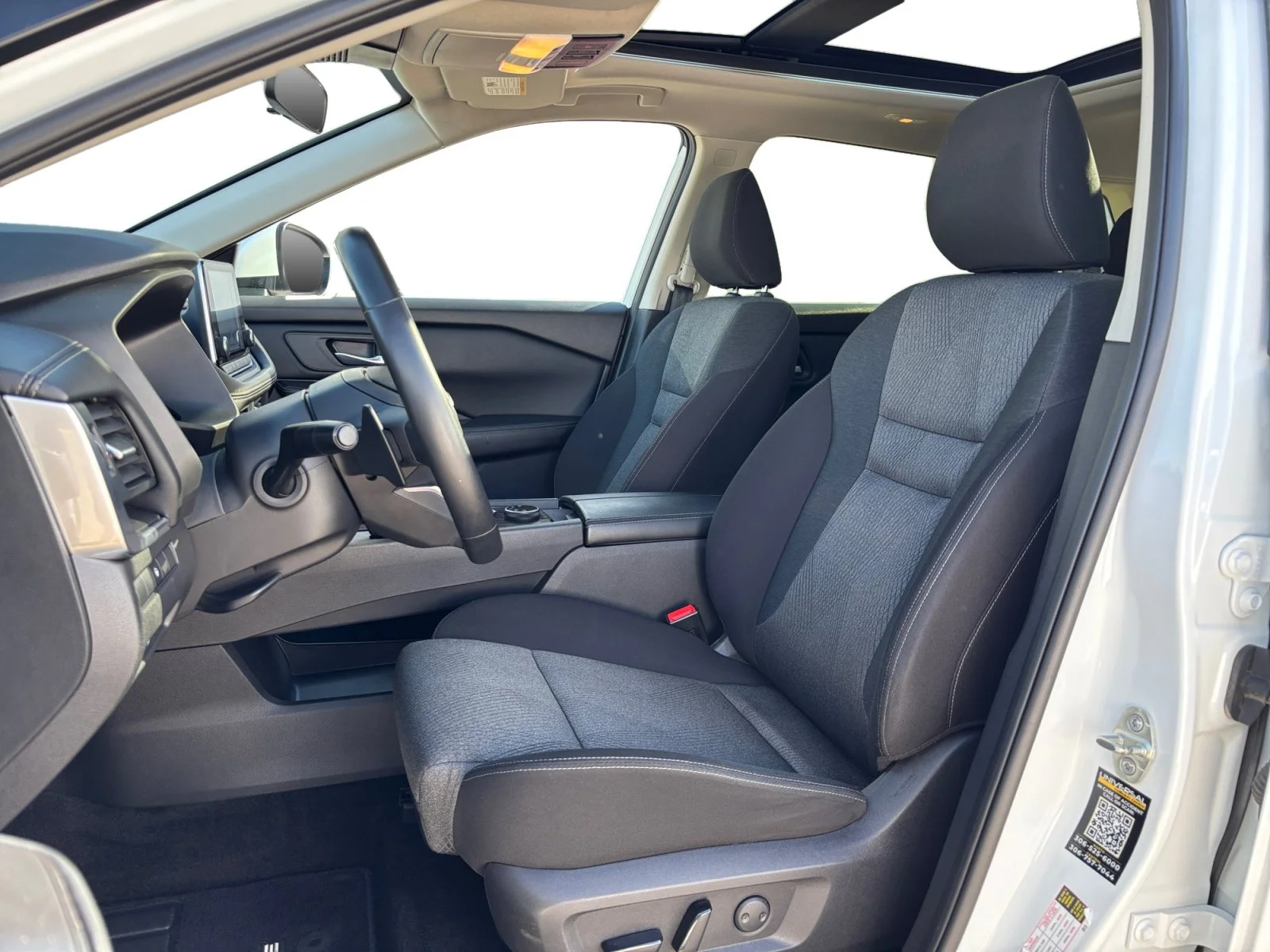 Used 2025 White Nissan SV Moonroof image 10