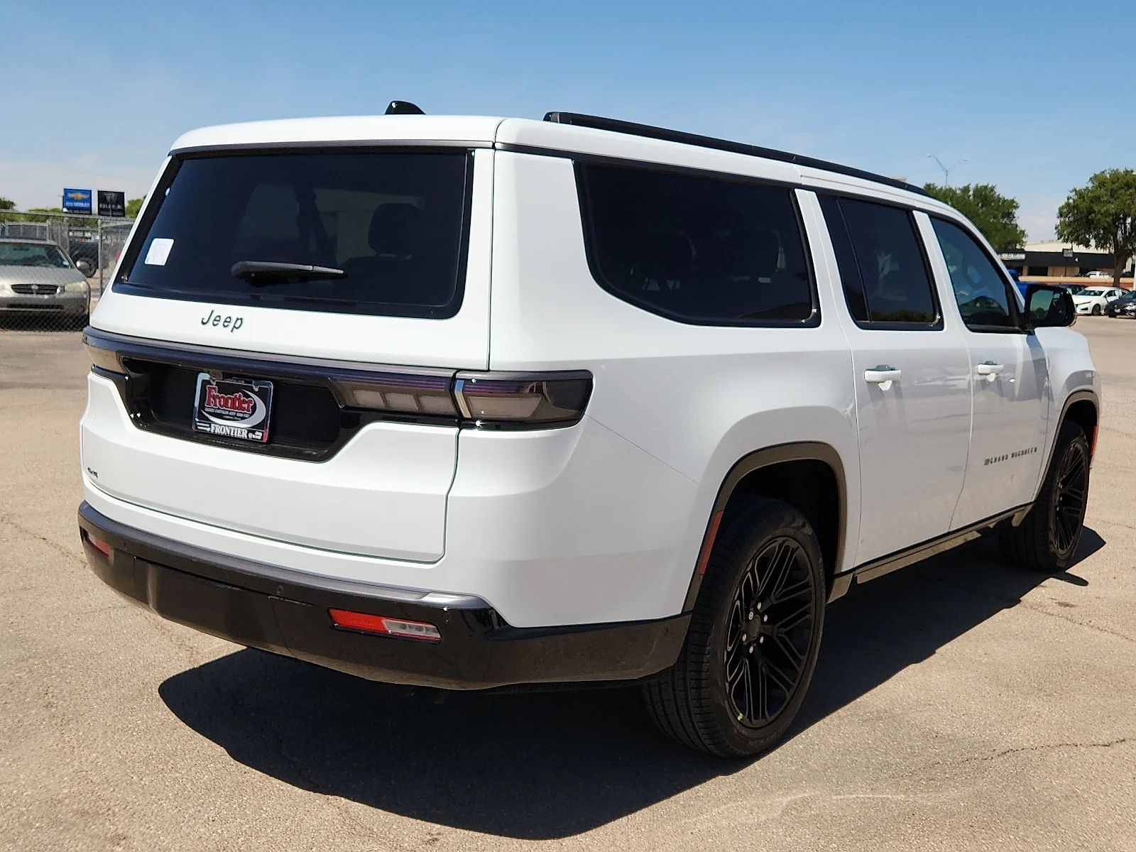New 2026 Bright White Clear-Coat  Paint Jeep L LIMITED RESERVE 4X4 image 4