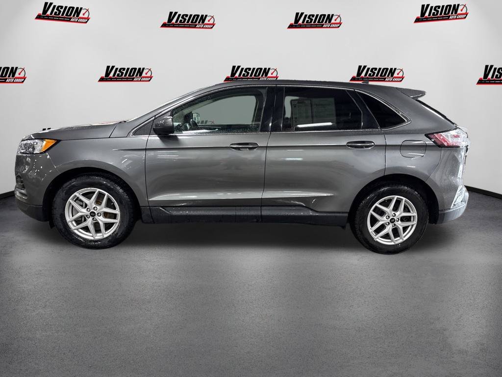 Used 2024 Gray Ford SEL image 8