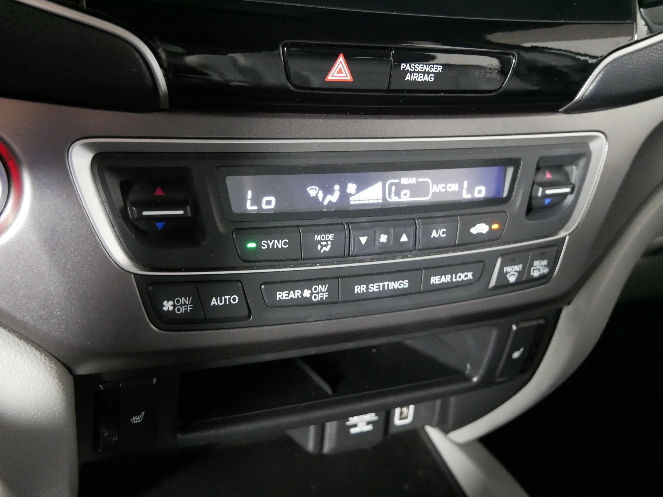 Used 2019 Lunar Silver Metallic Honda EX-L image 23
